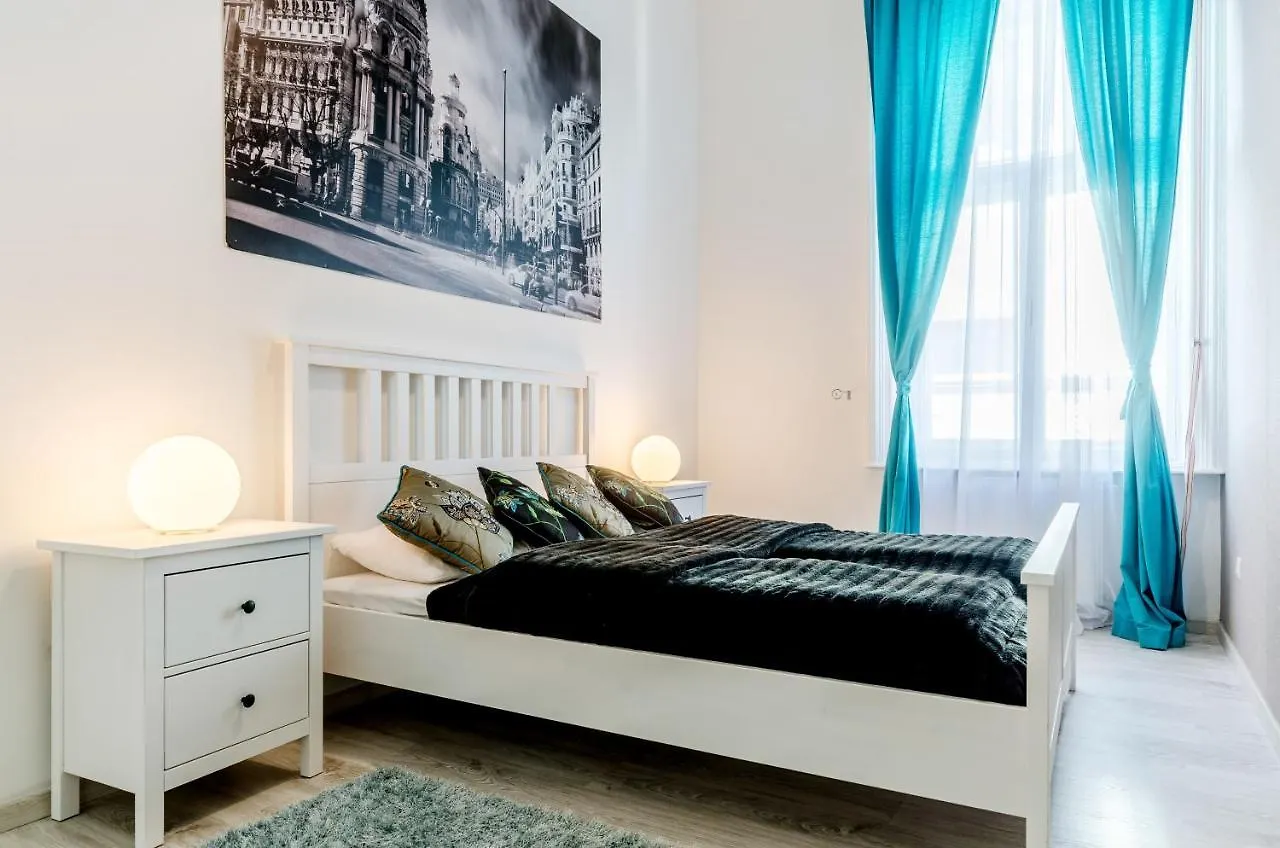 Luxury Paulay Street Apartment Budapest Hungary