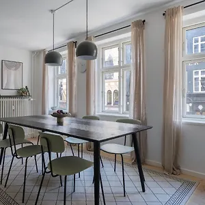 Sanders Main - Popular Two-bedroom Duplex Next To Magical Nyhavn Copenhague