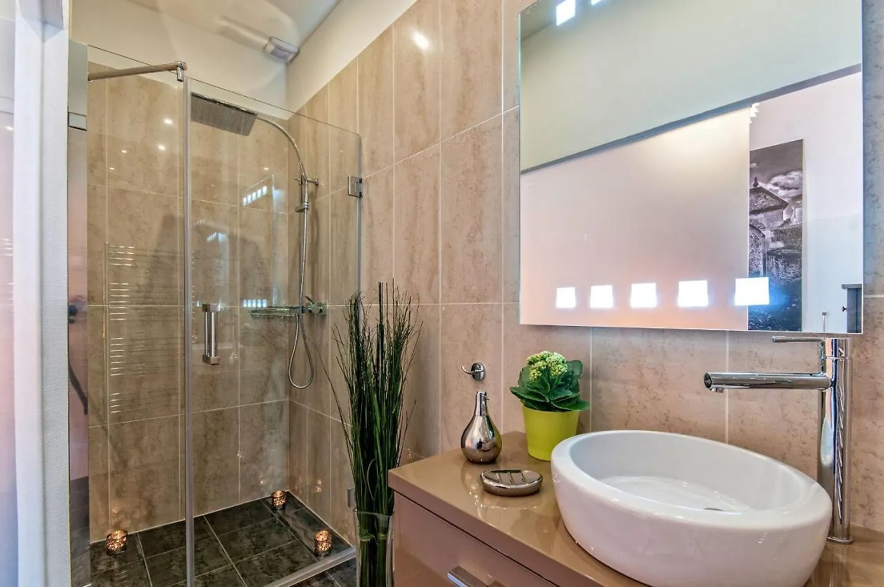 Luxury Paulay Street Apartment Budapest 0*,