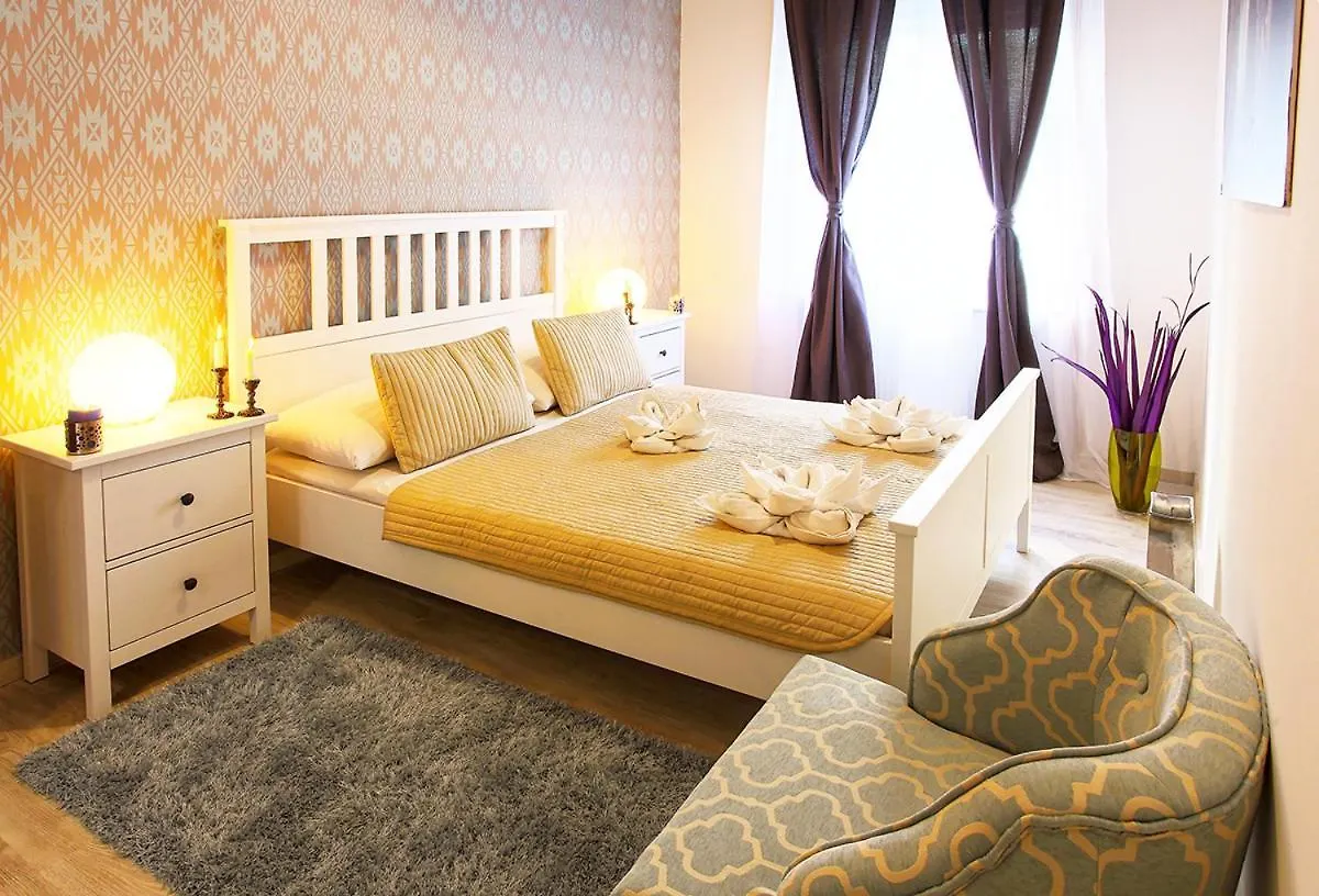 Luxury Paulay Street Apartment Budapest Hungary